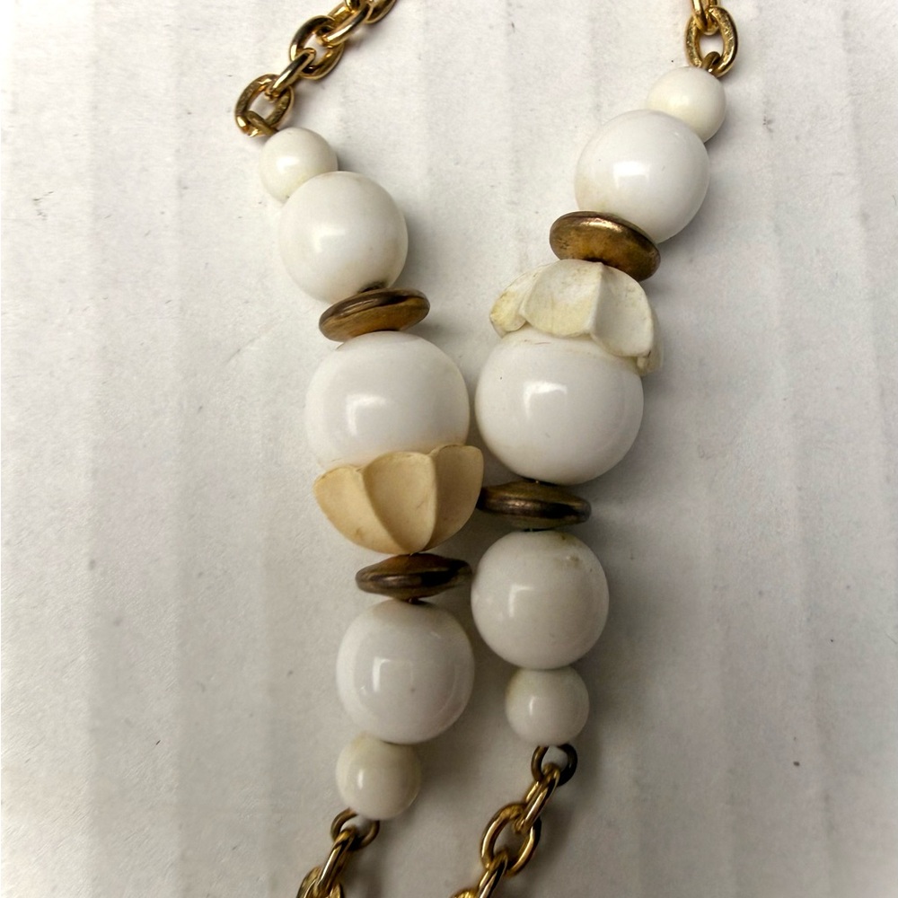 Vintage‎ Necklace Gold Tone Link Chain White Beads Long Chunky Statement 80s - Picture 3 of 5